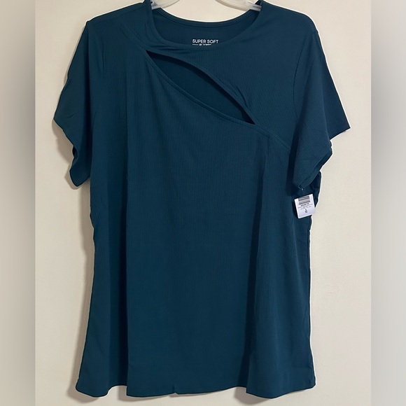 NWT Torrid Fitted Super Soft Rib Crew Neck Asymmetrical Cut Out Tee Size 4X Teal - Picture 3 of 11